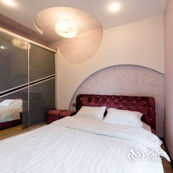 重庆解放碑拾辰小栈公寓(长江滨江路分店)酒店提供图片