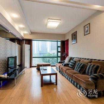 重庆解放碑拾辰小栈公寓(长江滨江路分店)酒店提供图片