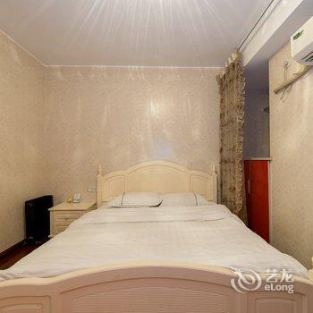 重庆解放碑拾辰小栈公寓(长江滨江路分店)酒店提供图片