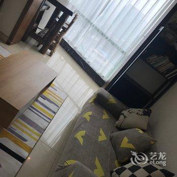 成都华西川大附近文艺复式楼中楼10居公寓(金陵横路48号分店)酒店提供图片