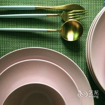 重庆廖矜持啊公寓酒店提供图片