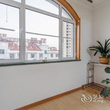 青岛恋家金沙滩高层阳光充沛大床房公寓(云雾山路分店)酒店提供图片