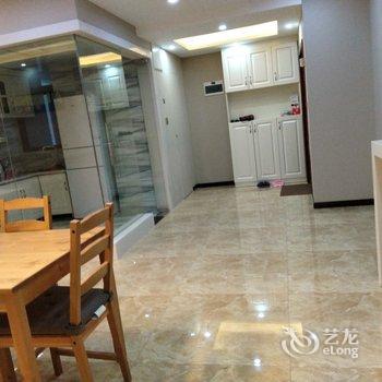重庆奔跑吧小飞机公寓(南滨路景区分店)酒店提供图片