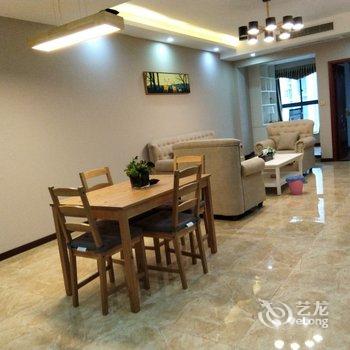 重庆奔跑吧小飞机公寓(南滨路景区分店)酒店提供图片