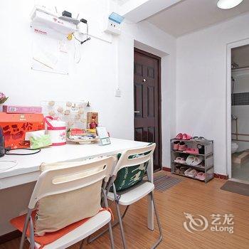 上海市中心温馨设计感公寓(法华镇路分店)酒店提供图片