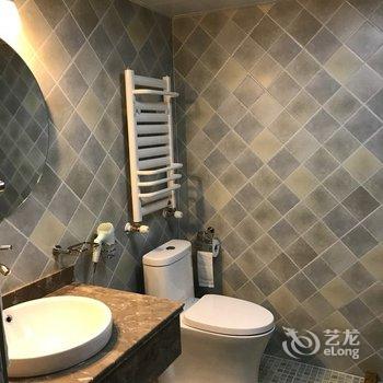 青岛张小宝宝的工业窝公寓酒店提供图片