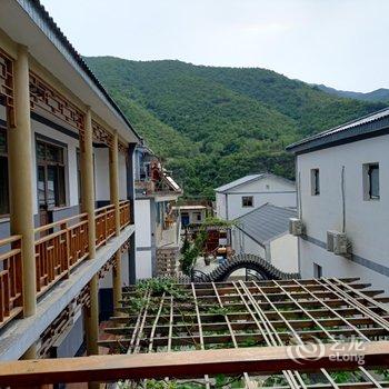 老闫客栈(聚灵峡灵山风景区店)酒店提供图片