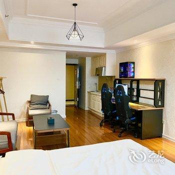 莱漫娜电竞酒店(泰安万达广场店)酒店提供图片