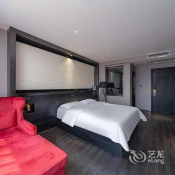 桃丝艺术酒店(南宁金湖广场地铁站店)酒店提供图片