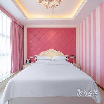 桃丝艺术酒店(南宁金湖广场地铁站店)酒店提供图片