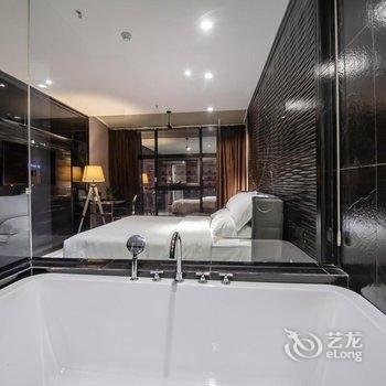 桃丝艺术酒店(南宁金湖广场地铁站店)酒店提供图片
