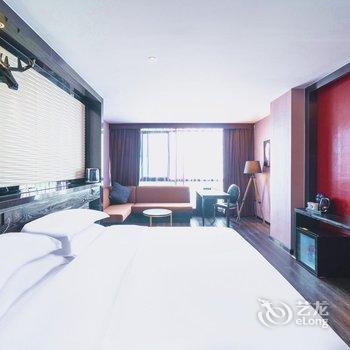 桃丝艺术酒店(南宁金湖广场地铁站店)酒店提供图片