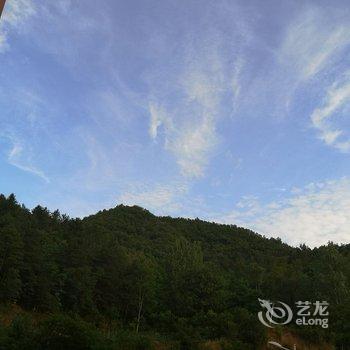 栾川清雅山居酒店提供图片