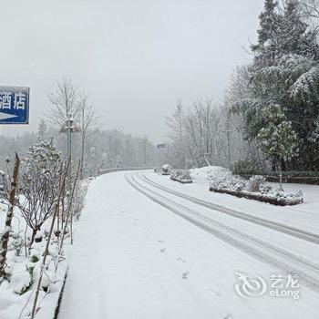 天生三桥瑗纤酒店(天坑地缝店)酒店提供图片