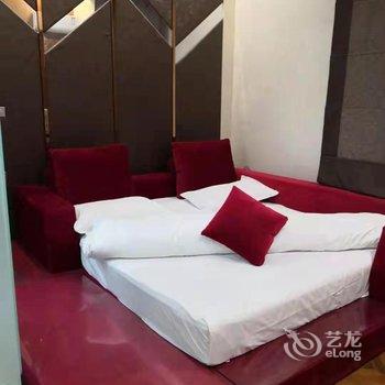 陆良颐景源主题酒店酒店提供图片