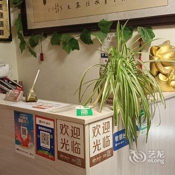 贵阳旅人与酒民宿(贵阳北站店)酒店提供图片