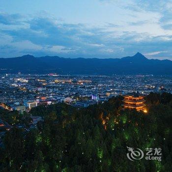 半山丽舍·设计师观雪山全景美宿静谧花园(丽江狮子山店)酒店提供图片