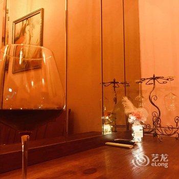 贵阳原木酒窖公寓酒店提供图片