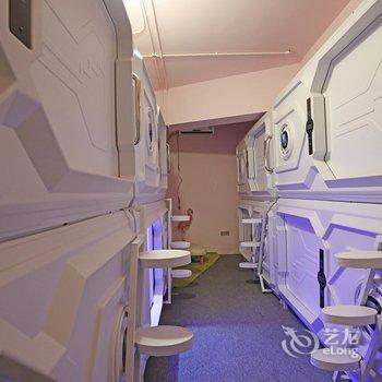 成都自由度太空舱青年旅舍酒店提供图片