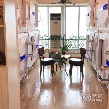 成都自由度太空舱青年旅舍酒店提供图片