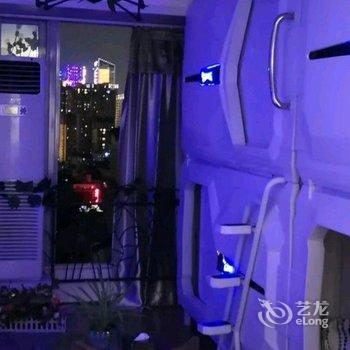 成都自由度太空舱青年旅舍酒店提供图片
