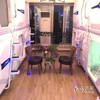 成都自由度太空舱青年旅舍酒店提供图片