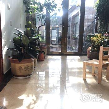 云峰山亚方农家院酒店提供图片