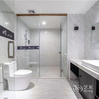 桃丝艺术酒店(南宁金湖广场地铁站店)酒店提供图片