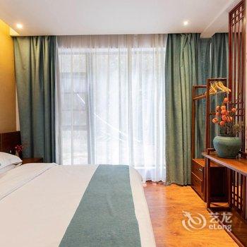 溪畔女儿家客栈(张家界千古情店)酒店提供图片