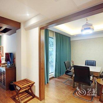 溪畔女儿家客栈(张家界千古情店)酒店提供图片