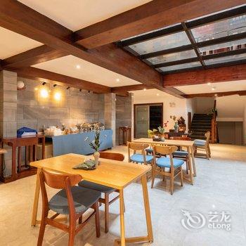 溪畔女儿家客栈(张家界千古情店)酒店提供图片