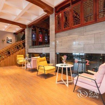 溪畔女儿家客栈(张家界千古情店)酒店提供图片