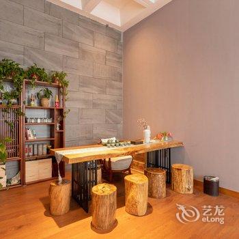 溪畔女儿家客栈(张家界千古情店)酒店提供图片