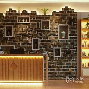 溪畔女儿家客栈(张家界千古情店)酒店提供图片