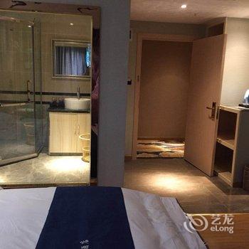 路客HOTELS(华岩寺地铁站店)酒店提供图片