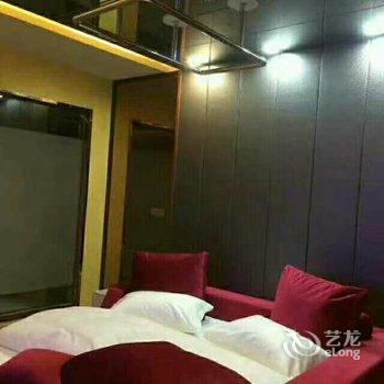陆良颐景源主题酒店酒店提供图片