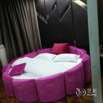 陆良颐景源主题酒店酒店提供图片