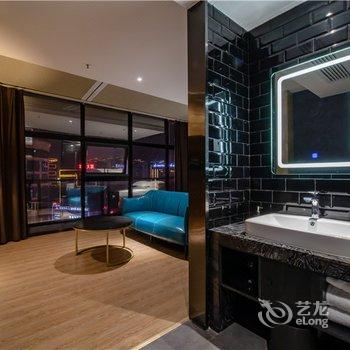 桃丝艺术酒店(南宁金湖广场地铁站店)酒店提供图片