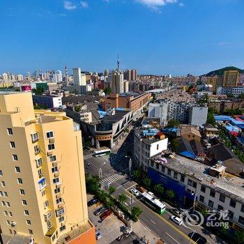 柚子电竞酒店(青岛台东步行街店)酒店提供图片