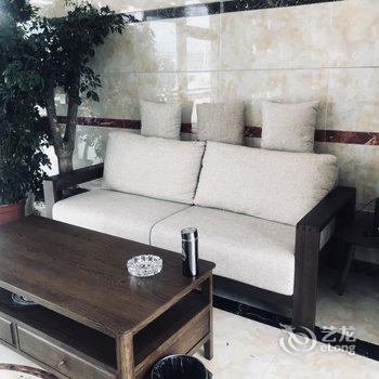 当雄君临酒店酒店提供图片