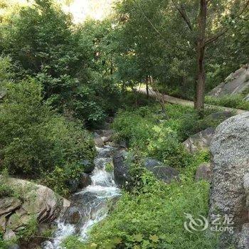 老闫客栈(聚灵峡灵山风景区店)酒店提供图片