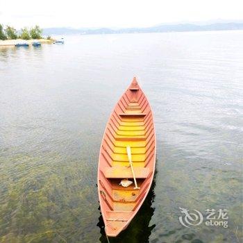 抚仙湖老木头客栈(禄充风景区店)酒店提供图片