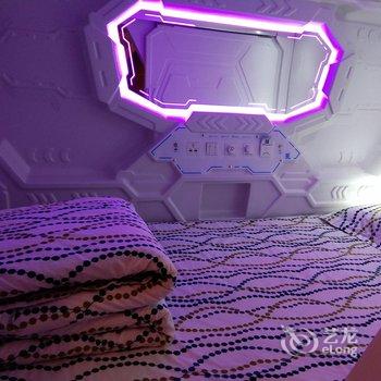 成都自由度太空舱青年旅舍酒店提供图片