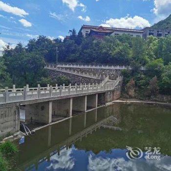 老闫客栈(聚灵峡灵山风景区店)酒店提供图片