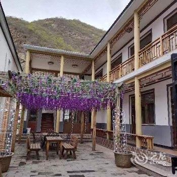 老闫客栈(聚灵峡灵山风景区店)酒店提供图片