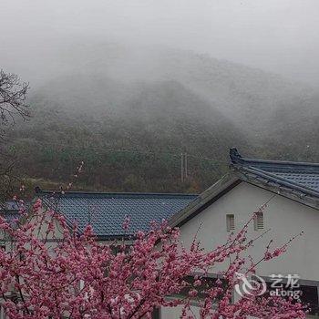 老闫客栈(聚灵峡灵山风景区店)酒店提供图片