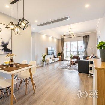 成都米兰死忠公寓酒店提供图片