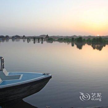 阿拉善左旗月亮湖沙漠酒店酒店提供图片