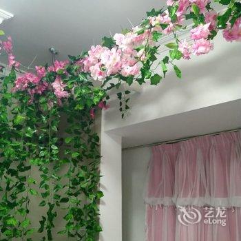 西安爱在旅途樱花树浪漫小屋公寓酒店提供图片