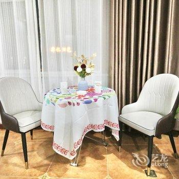 七彩丹霞山宇客栈酒店提供图片